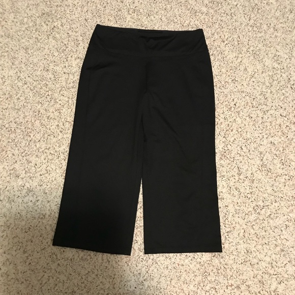 Soma Sport Solutions Black Exercise/Leisure Capris - Picture 1 of 2